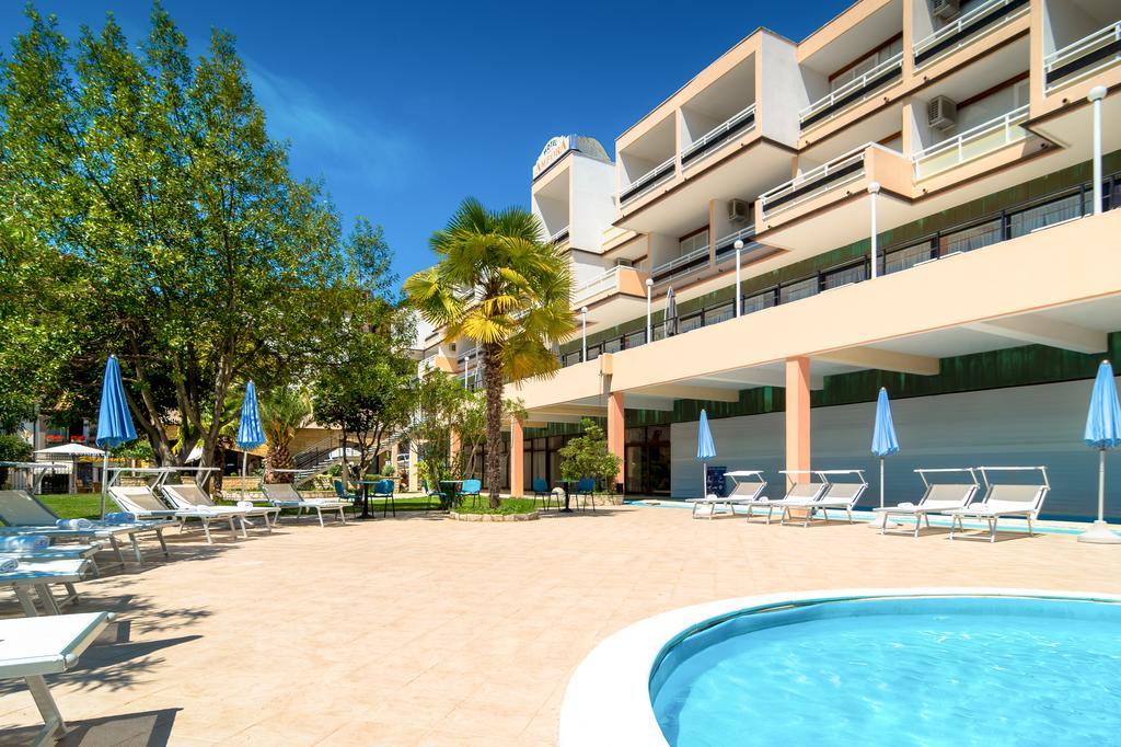 Hotel Amfora Rabac Εξωτερικό φωτογραφία
