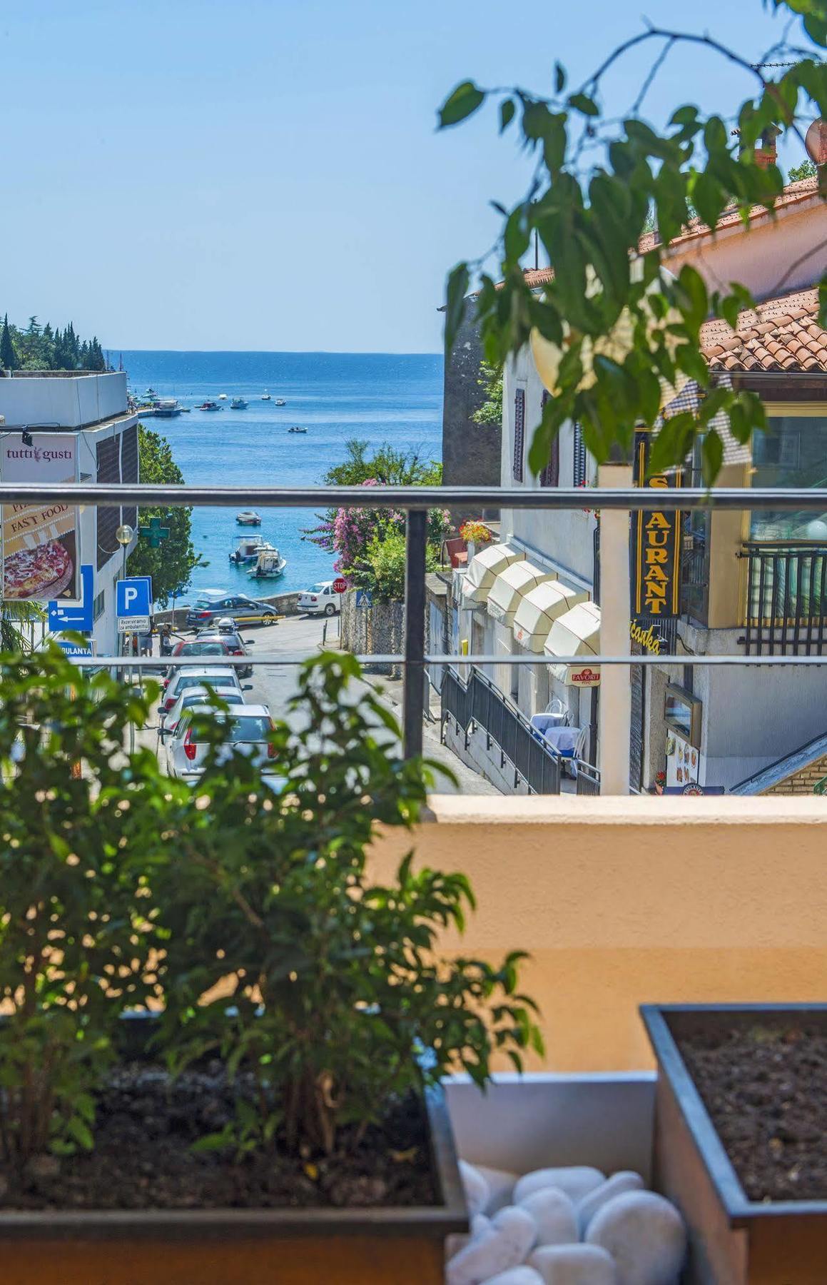 Hotel Amfora Rabac Εξωτερικό φωτογραφία