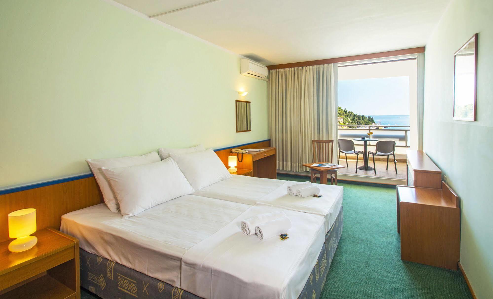 Hotel Amfora Rabac Εξωτερικό φωτογραφία